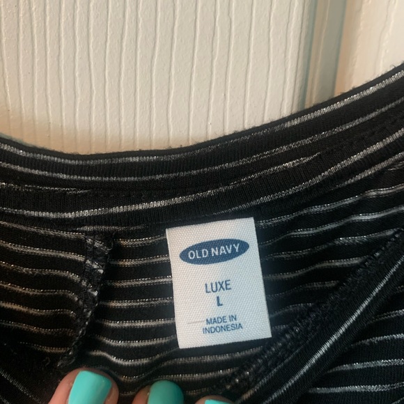 Large old navy tank black and silver/stripe - Picture 3 of 4